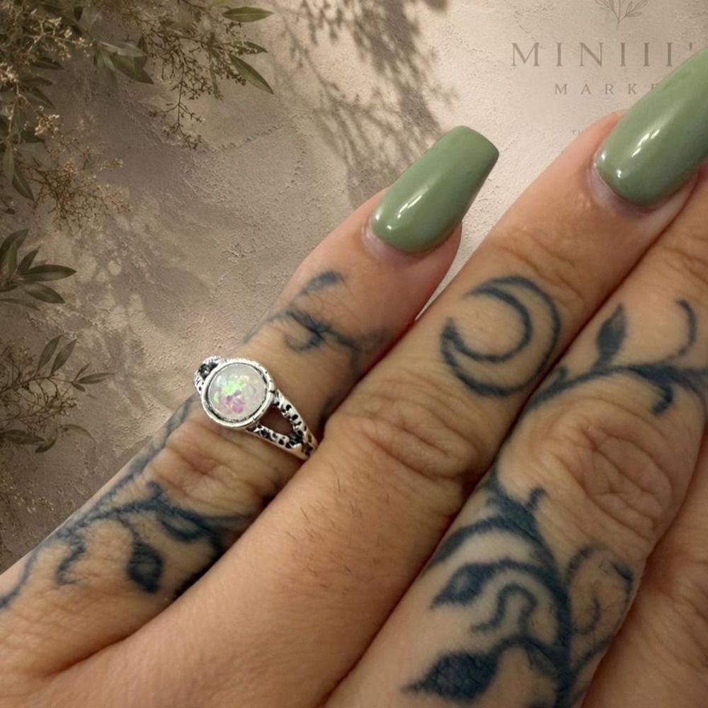 Silver Tone Iridescent Opal Style Ring – Size 7